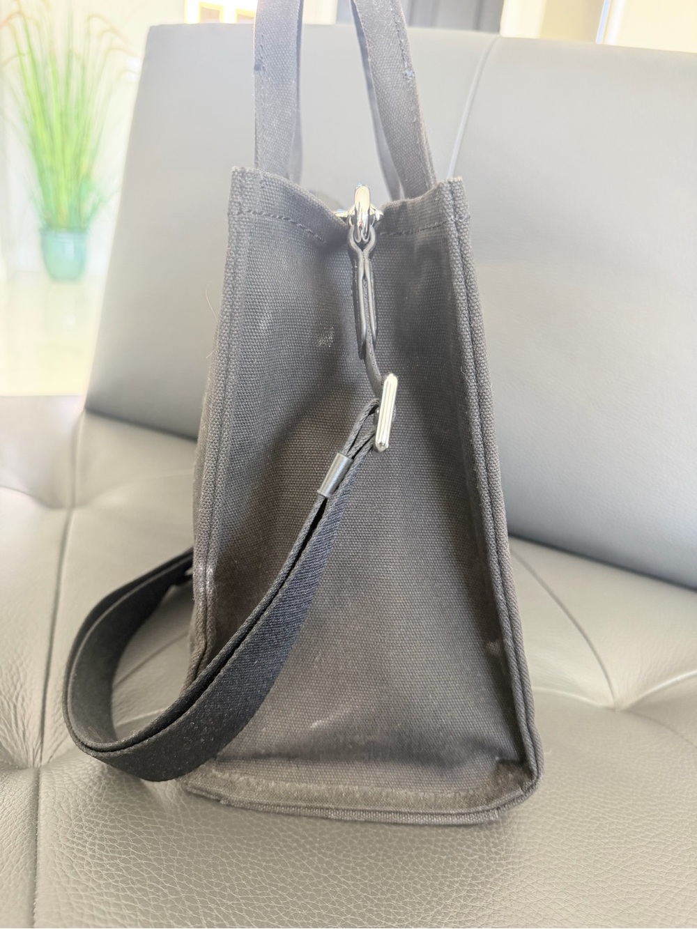 Marc Jacobs Black Canvas 'The Tote Bag' with White Logo - Picture 6 of 10